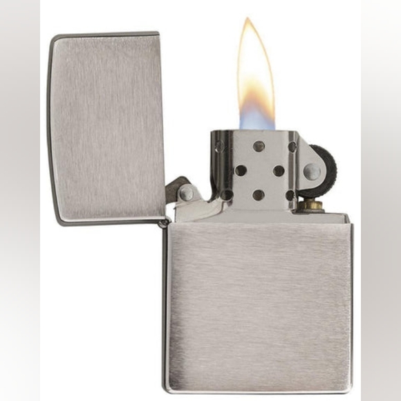 Classic Brushed Chrome Zippo Lighter Silver Windproof Satin 200-017296 67108R - Picture 3 of 9